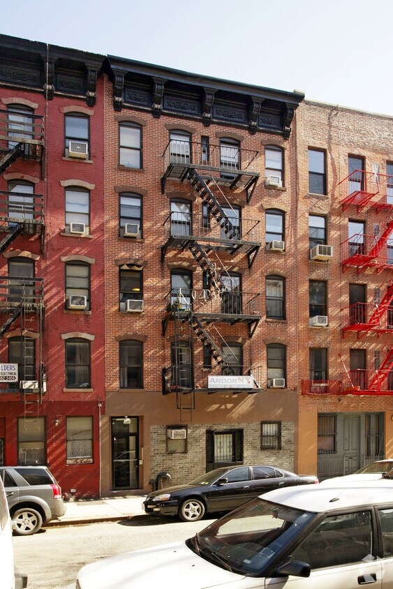 Primary Photo - 525 E 5th St