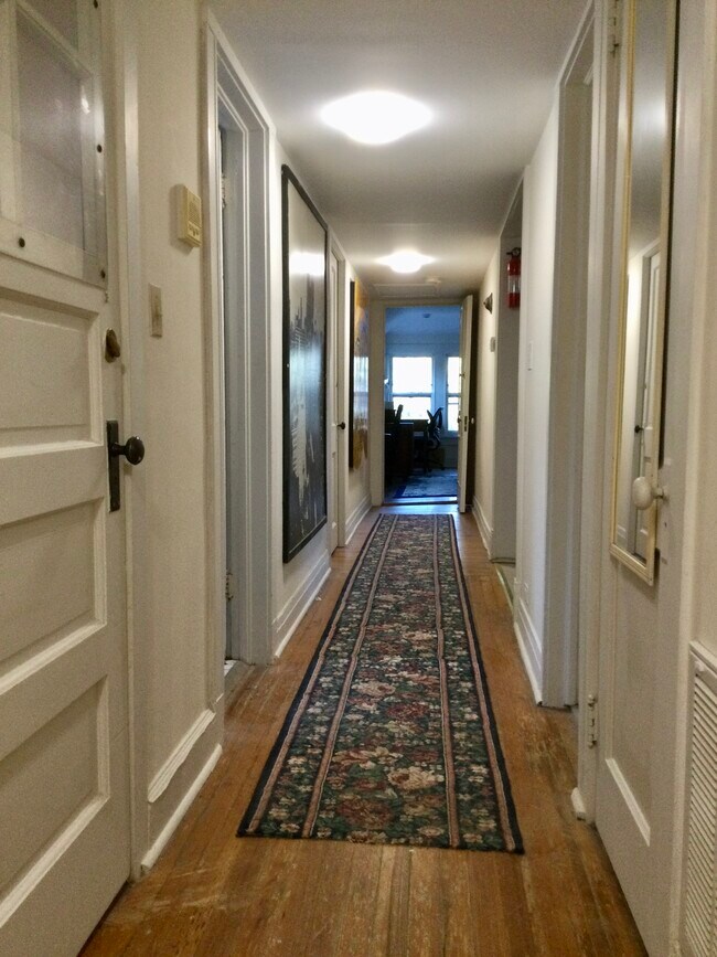 Foto del edificio - 1310 Hinman Ave