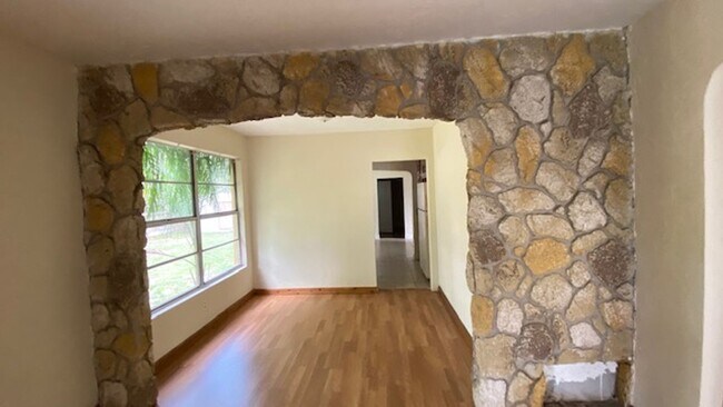 Building Photo - 229 Candler Ave
