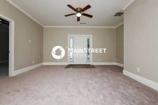 Foto del edificio - 4 Bedroom Pet-Friendly Home in Hampton, GA with Main Street Renewal