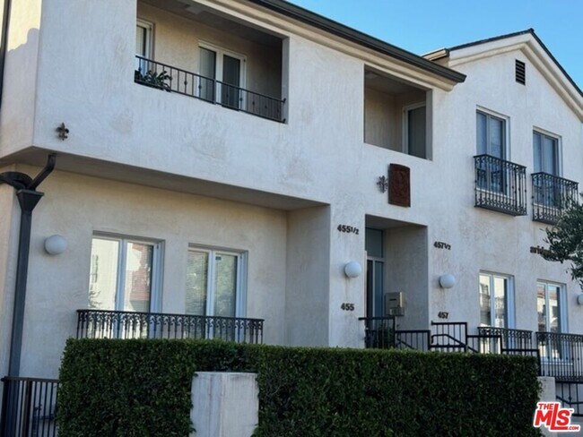 Building Photo - 455 N Spaulding Ave