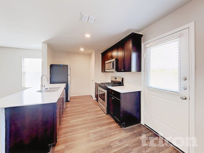 Building Photo - 14201 Serrano Ridge Rd