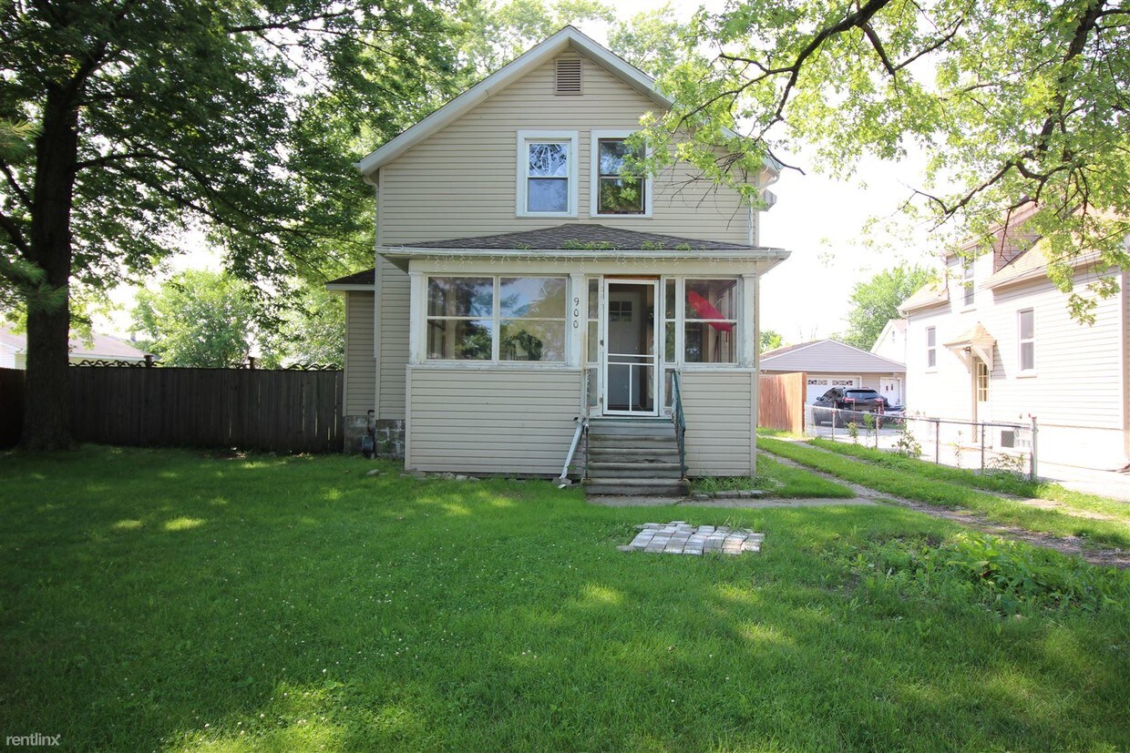 Primary Photo - 900 Hubble St