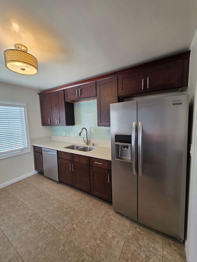 Foto del edificio - 5015 W 140th St
