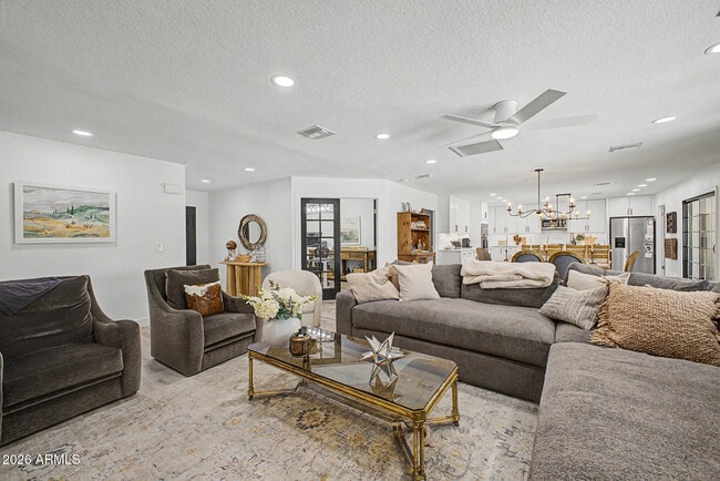 Building Photo - 5140 E Poinsettia Dr