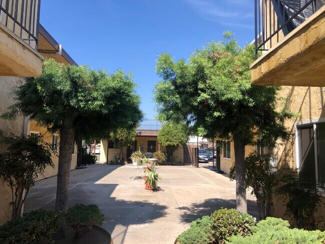 Foto del edificio - 333 Roosevelt St