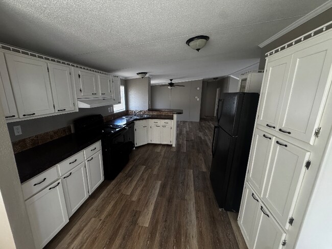 Building Photo - 148 FM