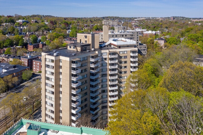 Building Photo - 1160 Beacon St