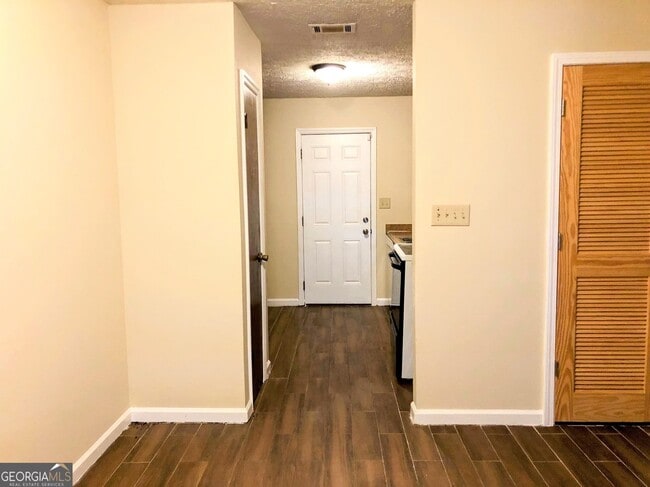Foto del edificio - 408 Lexington Heights