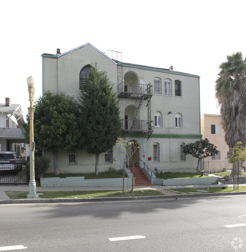 Foto del edificio - 142 N Rampart Blvd