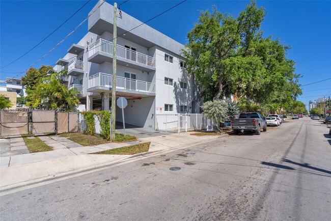 Building Photo - 1029 NW 3rd St