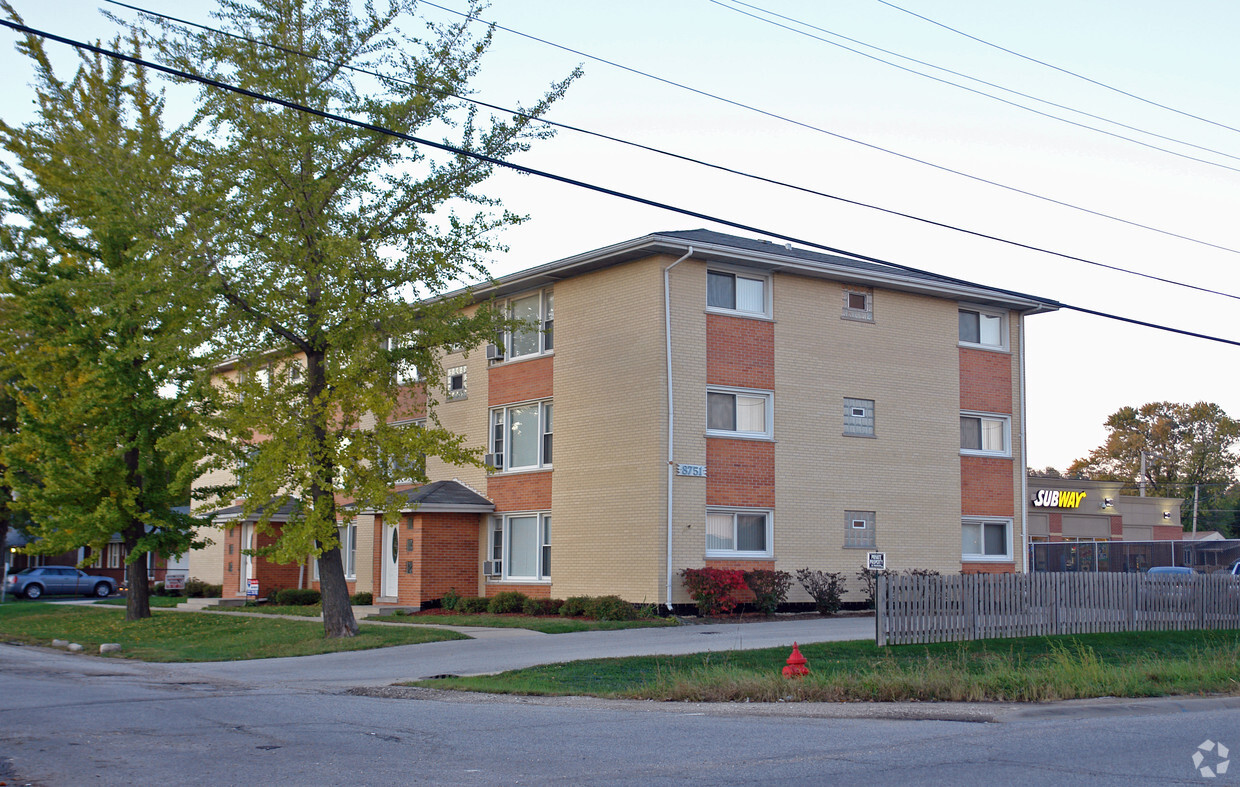 Primary Photo - 8751 W 79th St