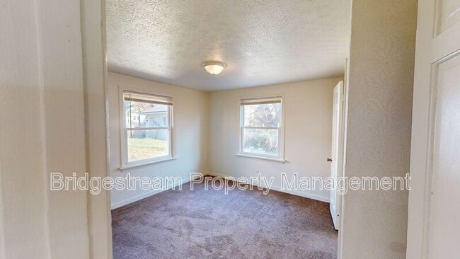 Foto del edificio - 1317 Salem Ave