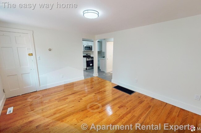 Building Photo - 38 Gibson St