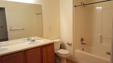 baño - 3002 West Elizabeth Street