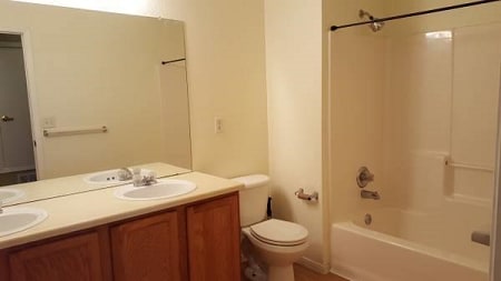 bathroom - 3002 West Elizabeth Street