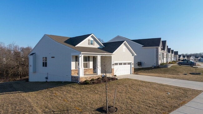 Building Photo - 55+ Active Adult Community – Spacious 3BD/...