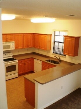 Foto del edificio - 7452 Bristol Cir