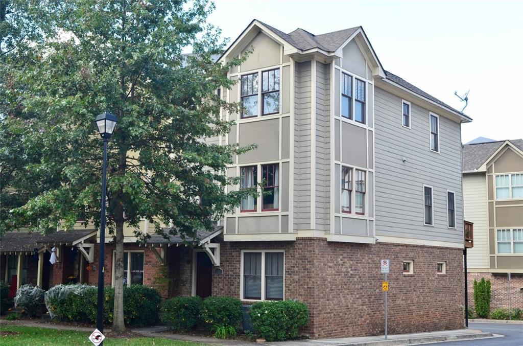 Foto principal - 1339 Oakview Rd