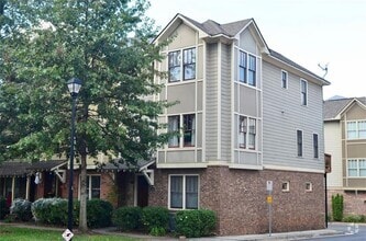Building Photo - 1339 Oakview Rd