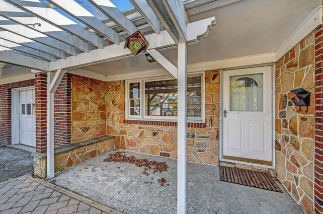 Foto del edificio - 819 Fairview Ave