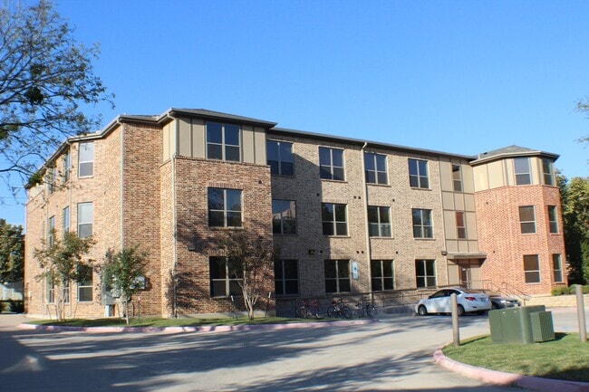 Building Photo - City Place Apartments