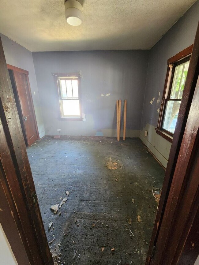Building Photo - 309 Champa St