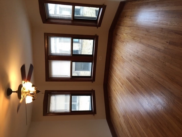 Building Photo - 4056 N Sheridan Rd