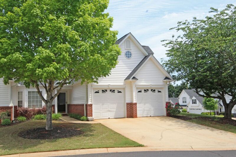 Primary Photo - 500 Cliffview Ct