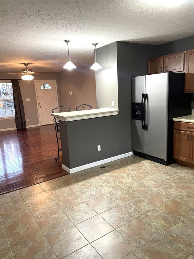 Foto del edificio - 2138 Bernhurst Dr
