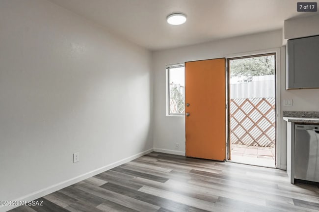 Building Photo - 1108 E Fort Lowell Rd