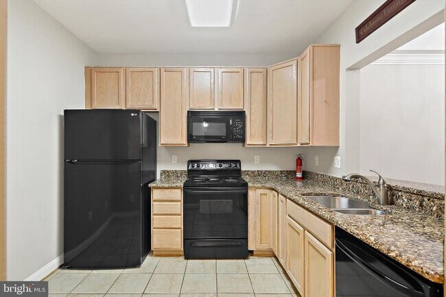 Building Photo - 5910 Great Star Dr