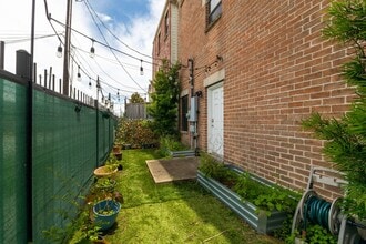Building Photo - 5207 Cornish St