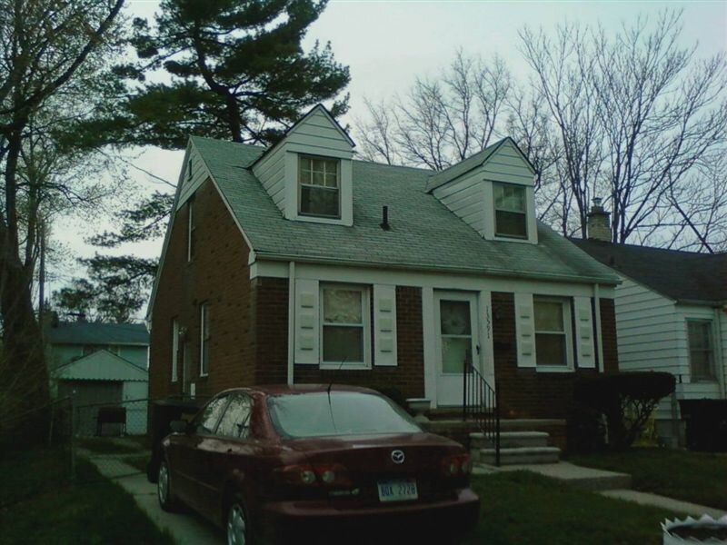 Building Photo - 3 br, 1.5 bath House - 13591 Greenview Rd ...
