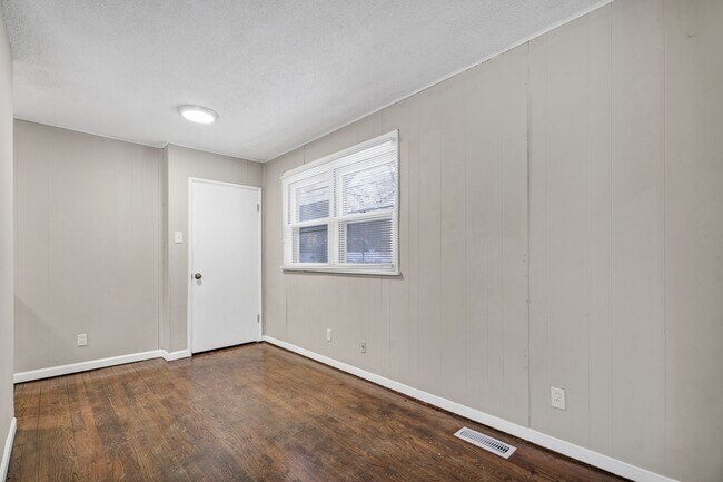 Foto del edificio - 9725 Medford Dr