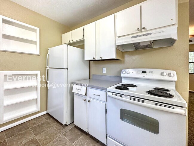 Building Photo - 9379 W 104th Dr
