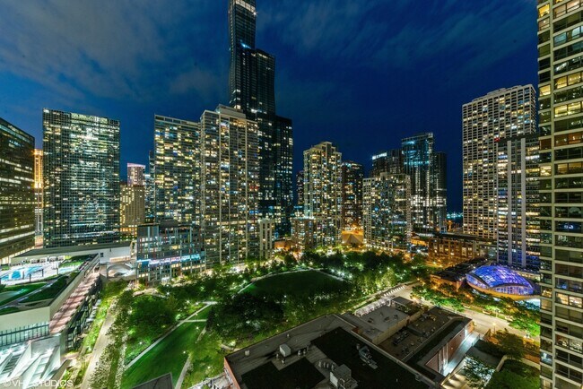 Foto del edificio - 340 E Randolph St