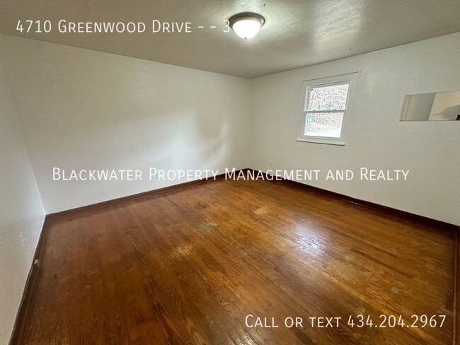 Building Photo - MOVE IN SPECIAL! Half off your first full ...