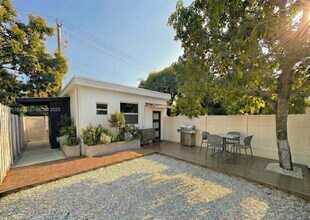 Building Photo - 220 NW 126th St