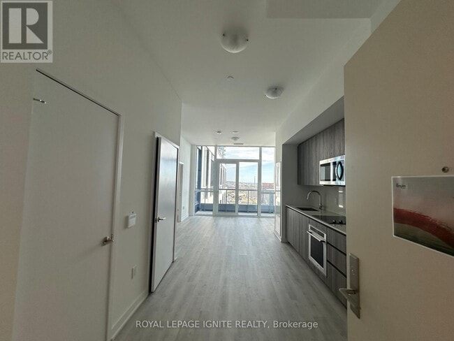 Building Photo - 15 Richardson St