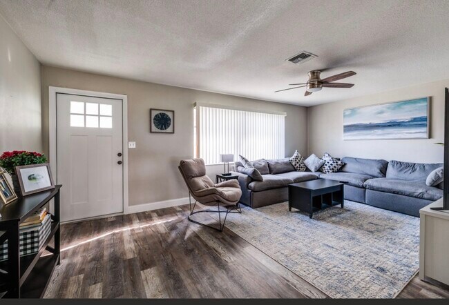 Building Photo - 12993 89th Ave