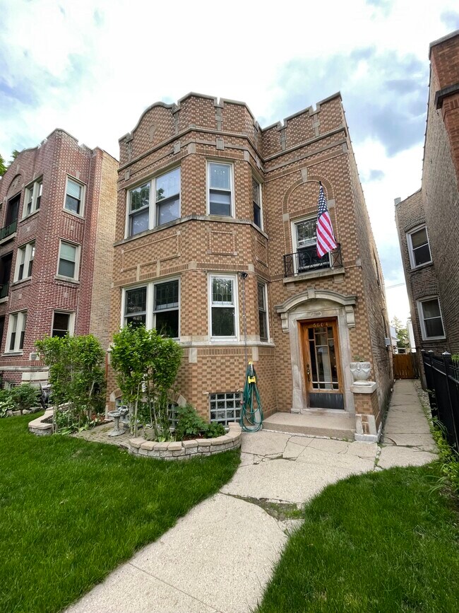 Foto del edificio - 6604 N Campbell Ave