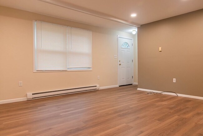 Foto del edificio - 144 Blanchard Rd