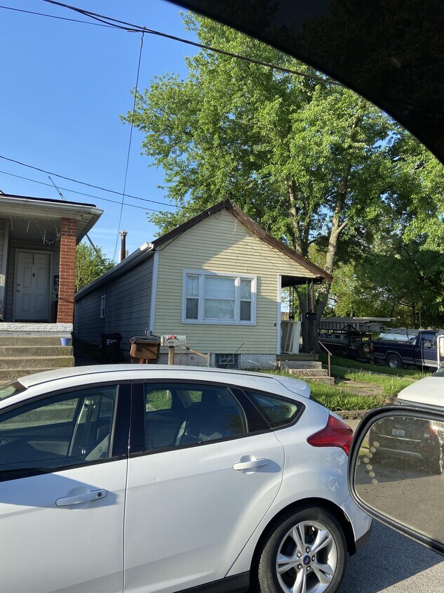 Primary Photo - 101 E 35th St