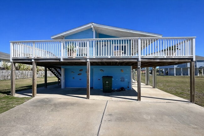 Building Photo - 4111 Oleander Dr