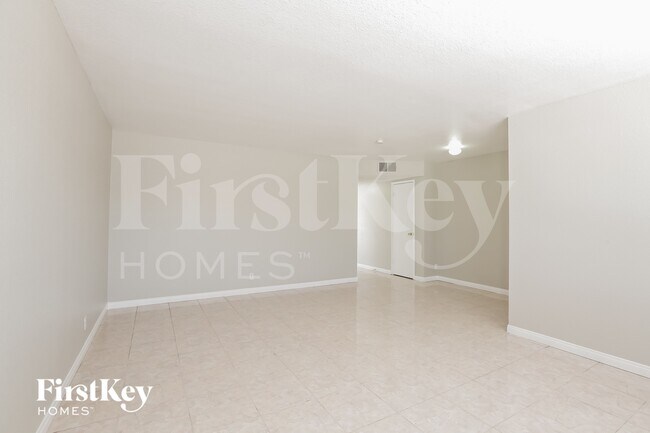 Foto del edificio - 825 Antigua St