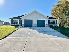 Building Photo - 611-613 Fall Meadow Ln