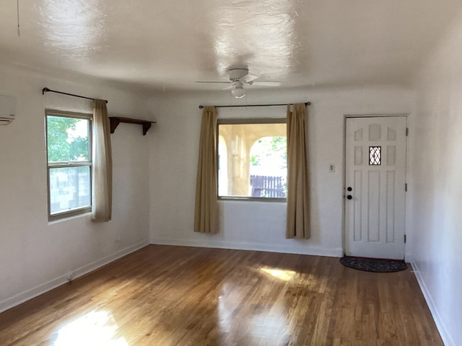 Building Photo - 414 Princeton Dr SE