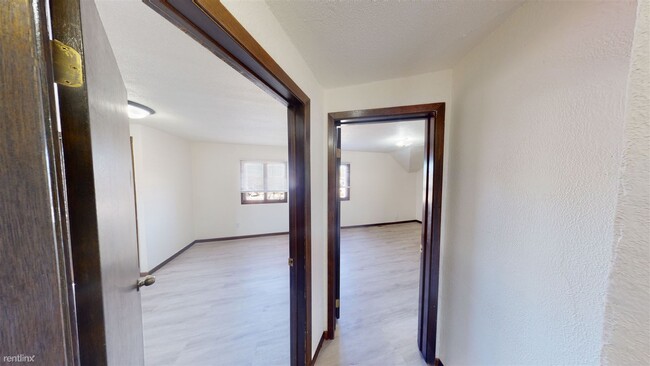 Building Photo - 3 br, 1.5 bath House - 509 N 10th St