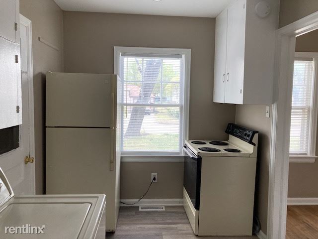 Building Photo - 2 br, 1 bath House - 610 N Saint Clair St